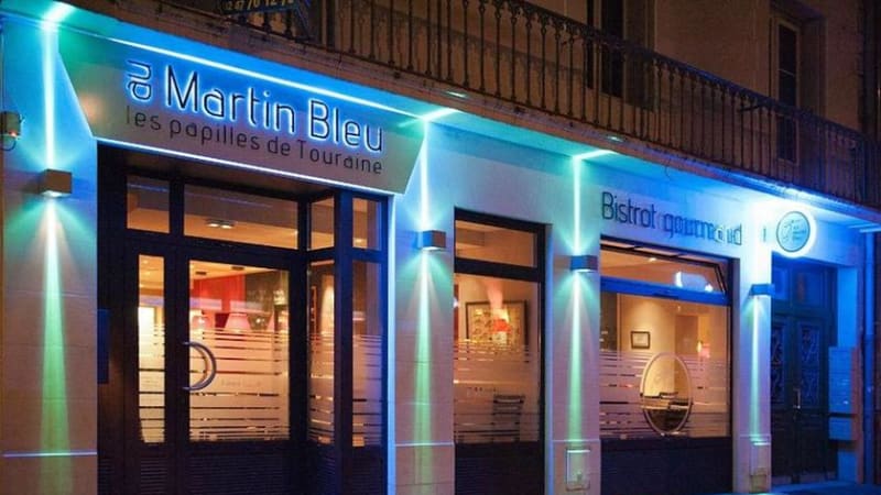 Vue de la devanture du restaurant Au Martin Bleu à Tours