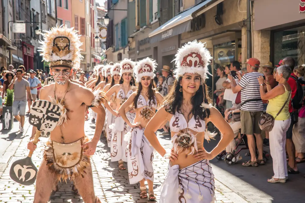 Le festival Interfolk dans les rues du Puy-en-Velay.