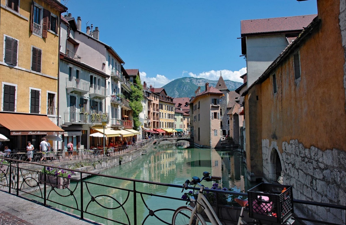 annecy centre-ville canal