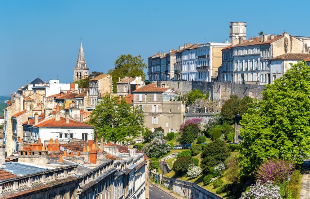 vue générale de la ville d'Angoulême, en Charente