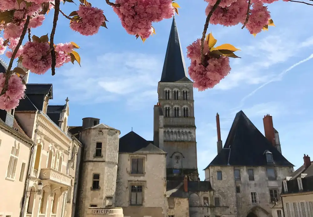 vue de la charité sur loire