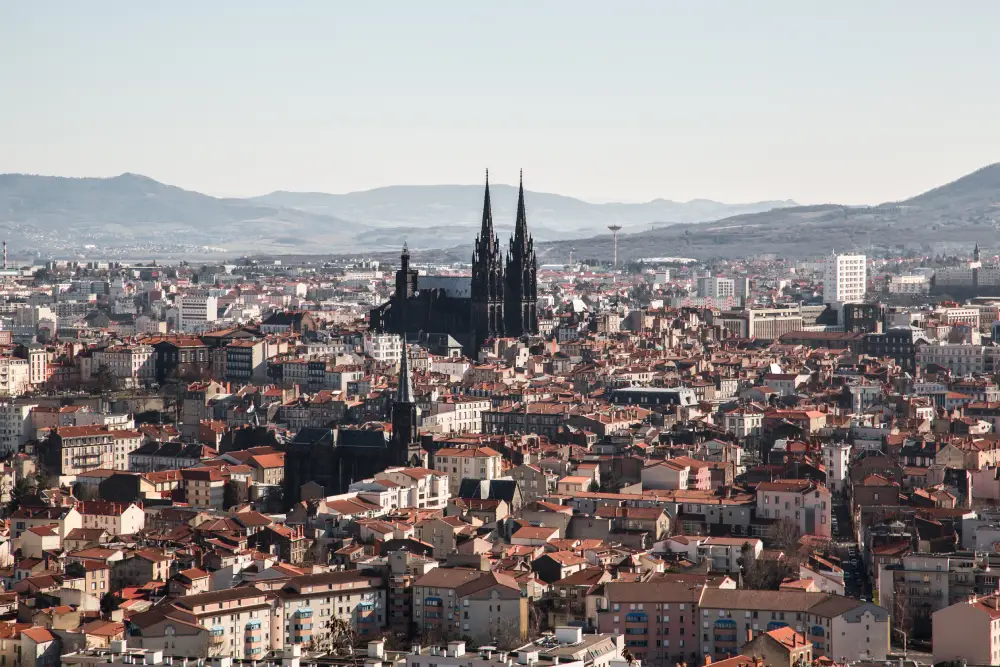 vue générale de la ville de Clermont-Ferrand.